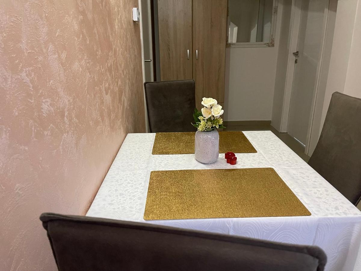 スレムスカ・ミトロヴィツァApartman 1アパートメント エクステリア 写真
